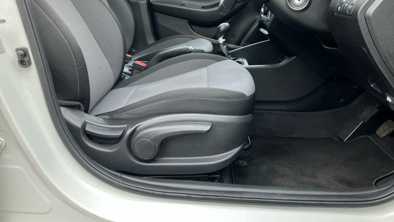 Hyundai i20 1.2 MPi Play 5dr Petrol Hatchback